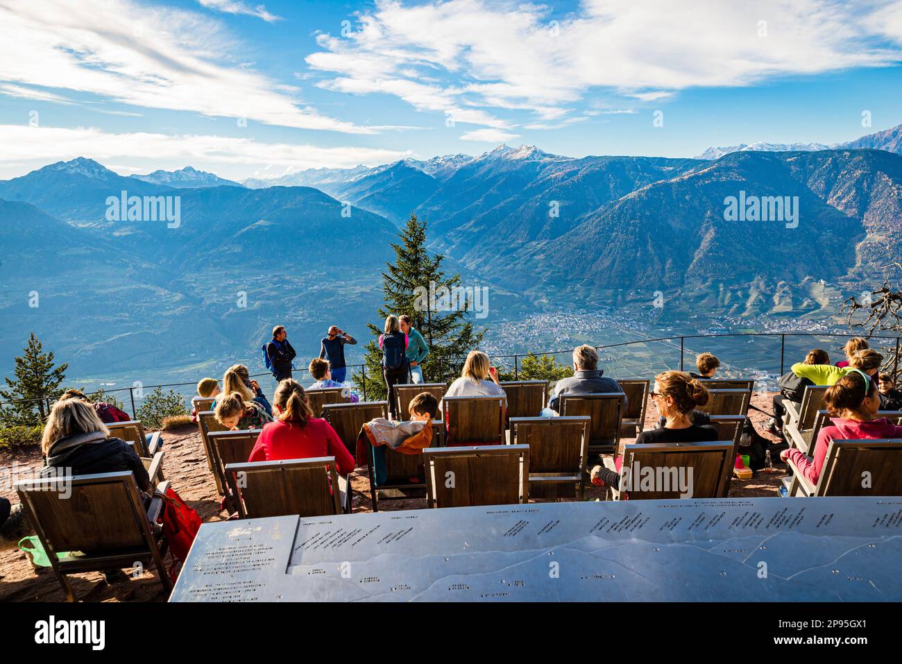 Bien fréquenté Knotnkino en automne près de Merano, Tyrol du Sud, Italie Banque D'Images