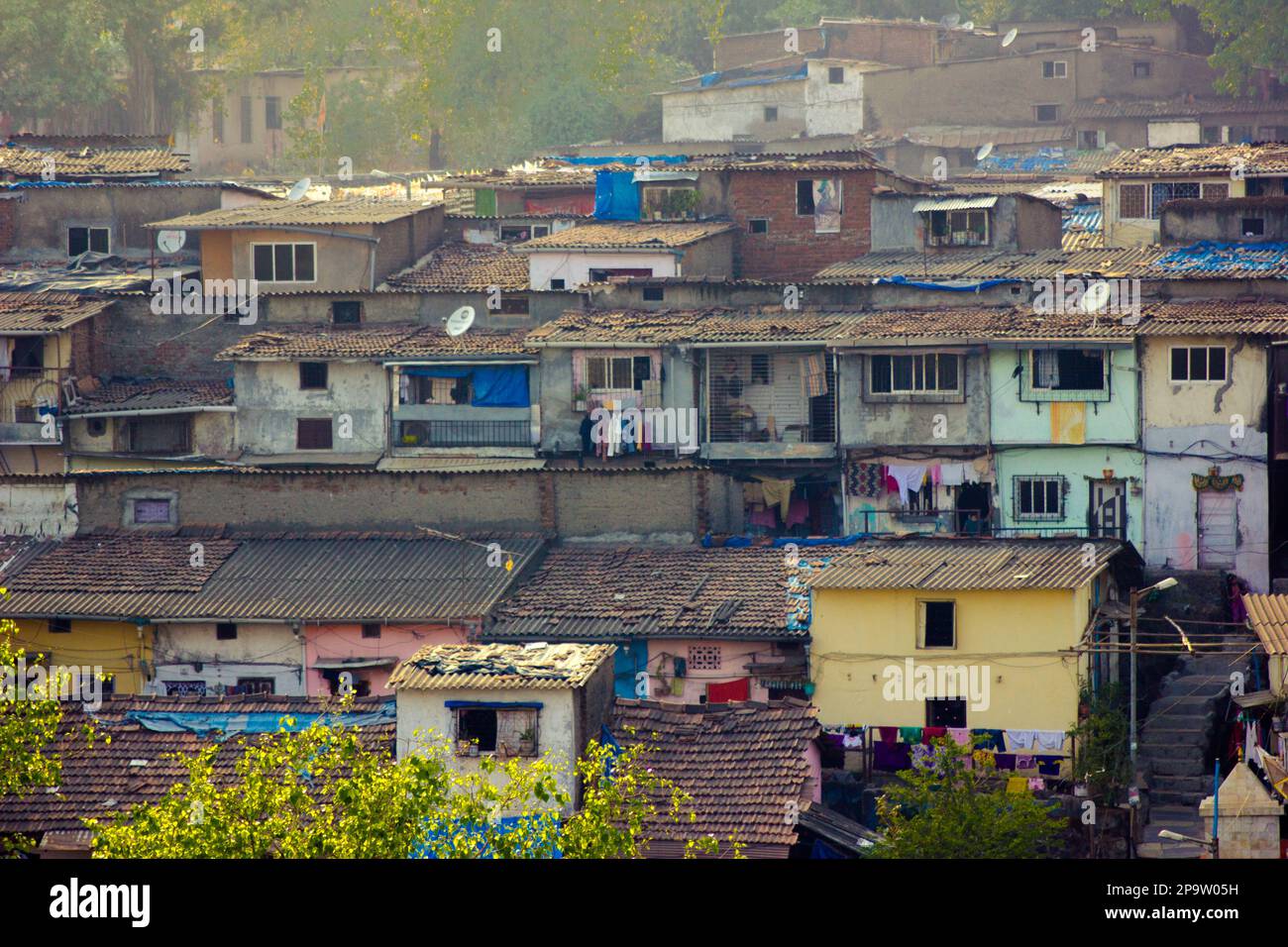 Bidonvilles de Mumbai sur les collines de Dharavi Banque D'Images