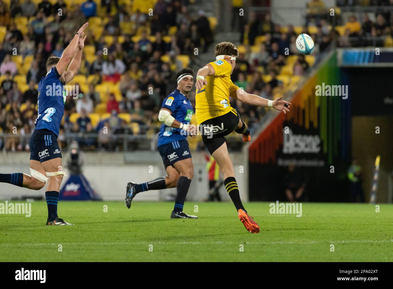 Wellington, Nouvelle-Zélande. 11th mars 2023. Jordie Barrett (12 Wellington Hurricanes) donne des coups de pied clairs. Wellington Hurricanes vs Auckland Blues au Sky Sport Stadium de Wellington, Nouvelle-Zélande. Super Rugby. Blues gagne 25-19. (Joe SERCI - SPP) crédit: SPP Sport presse photo. /Alamy Live News Banque D'Images