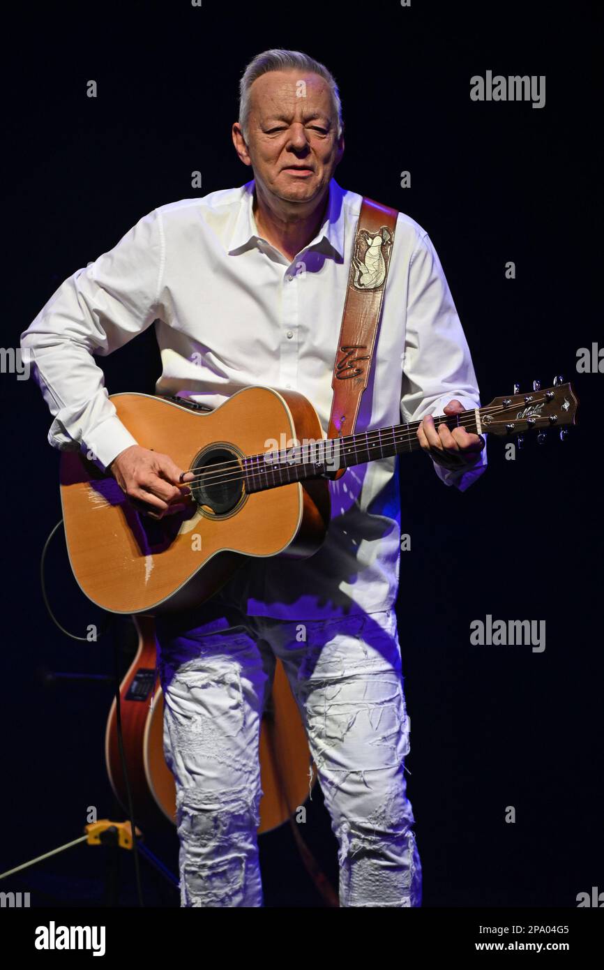 Fort Lauderdale, Floride, États-Unis. 10th mars 2023. Tommy Emmanuel se produit au Broward Centre for the Performing Arts on 10 mars 2023, à fort Lauderdale, en Floride. Crédit : Mpi04/Media Punch/Alamy Live News Banque D'Images