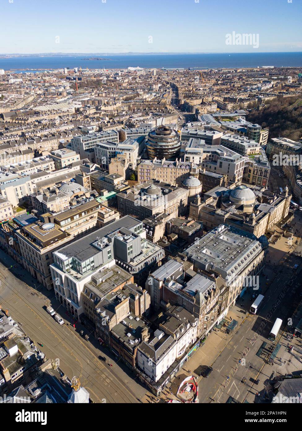 Vue aérienne du centre-ville d'Édimbourg depuis drone, Écosse, Royaume-Uni Banque D'Images