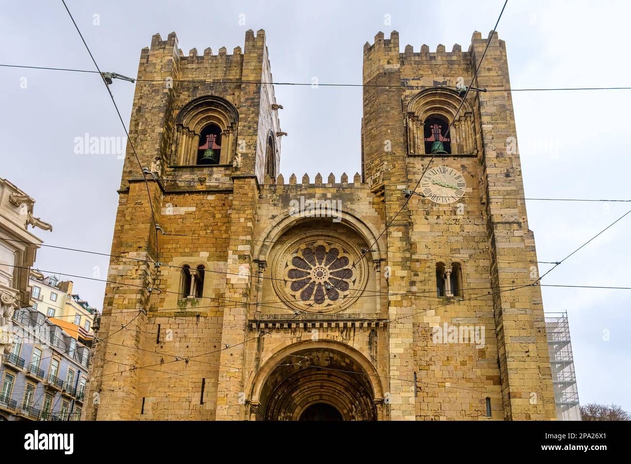 Lisbonne, Portugal, 2023 : Cathédrale Saint Mary Major également connue sous le nom de Cathédrale de Lisbonne. Banque D'Images