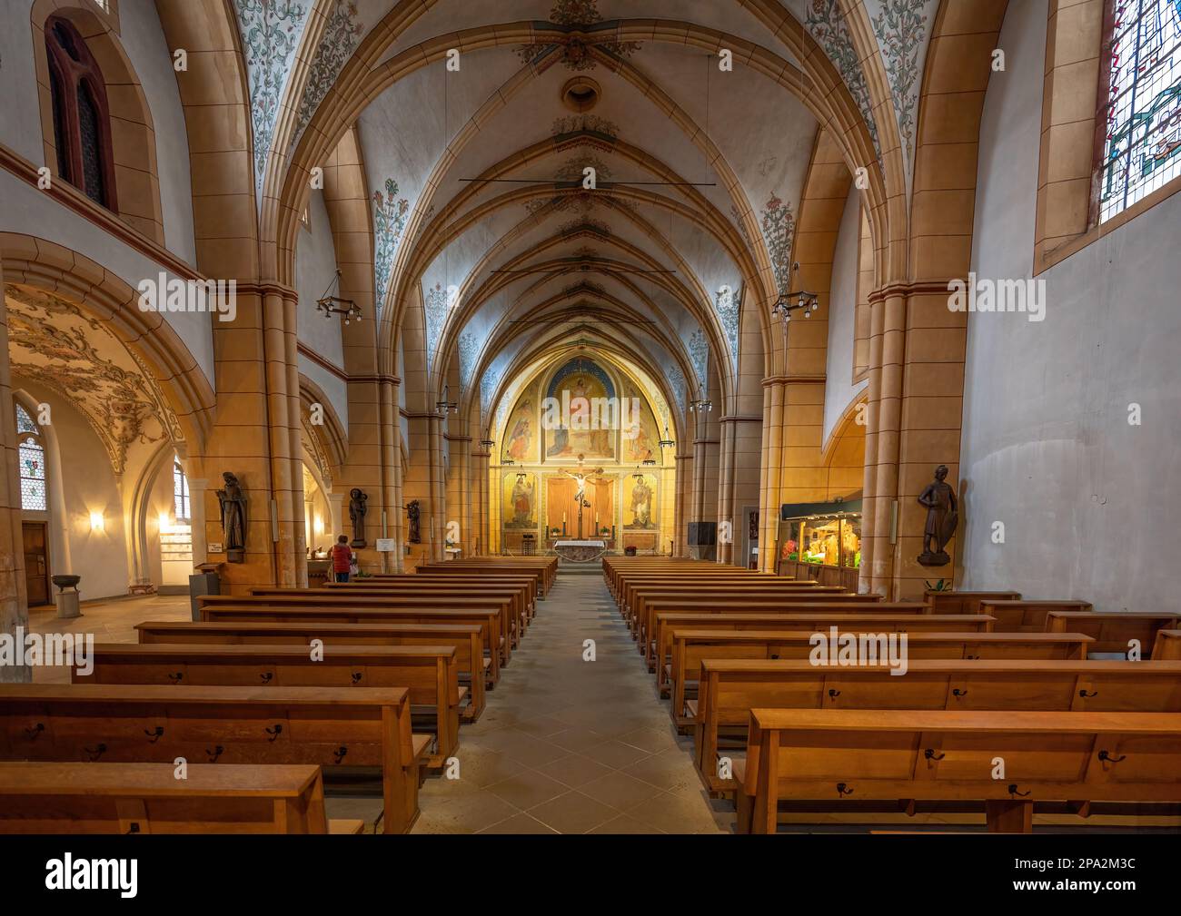 Intérieur de l'église Saint Gangolf - Trèves, Allemagne Banque D'Images