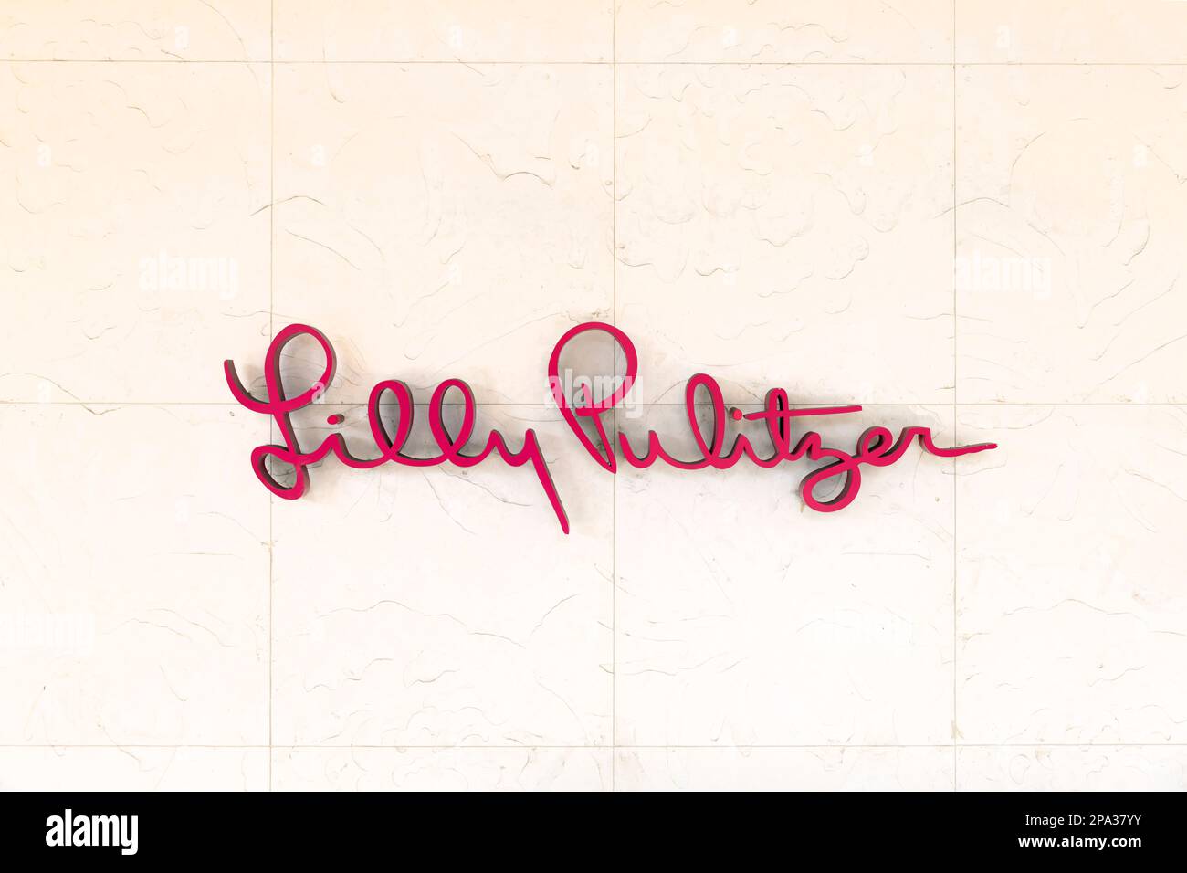 Logo de la marque Lilly Pulitzer affiché à l'extérieur du magasin. Banque D'Images
