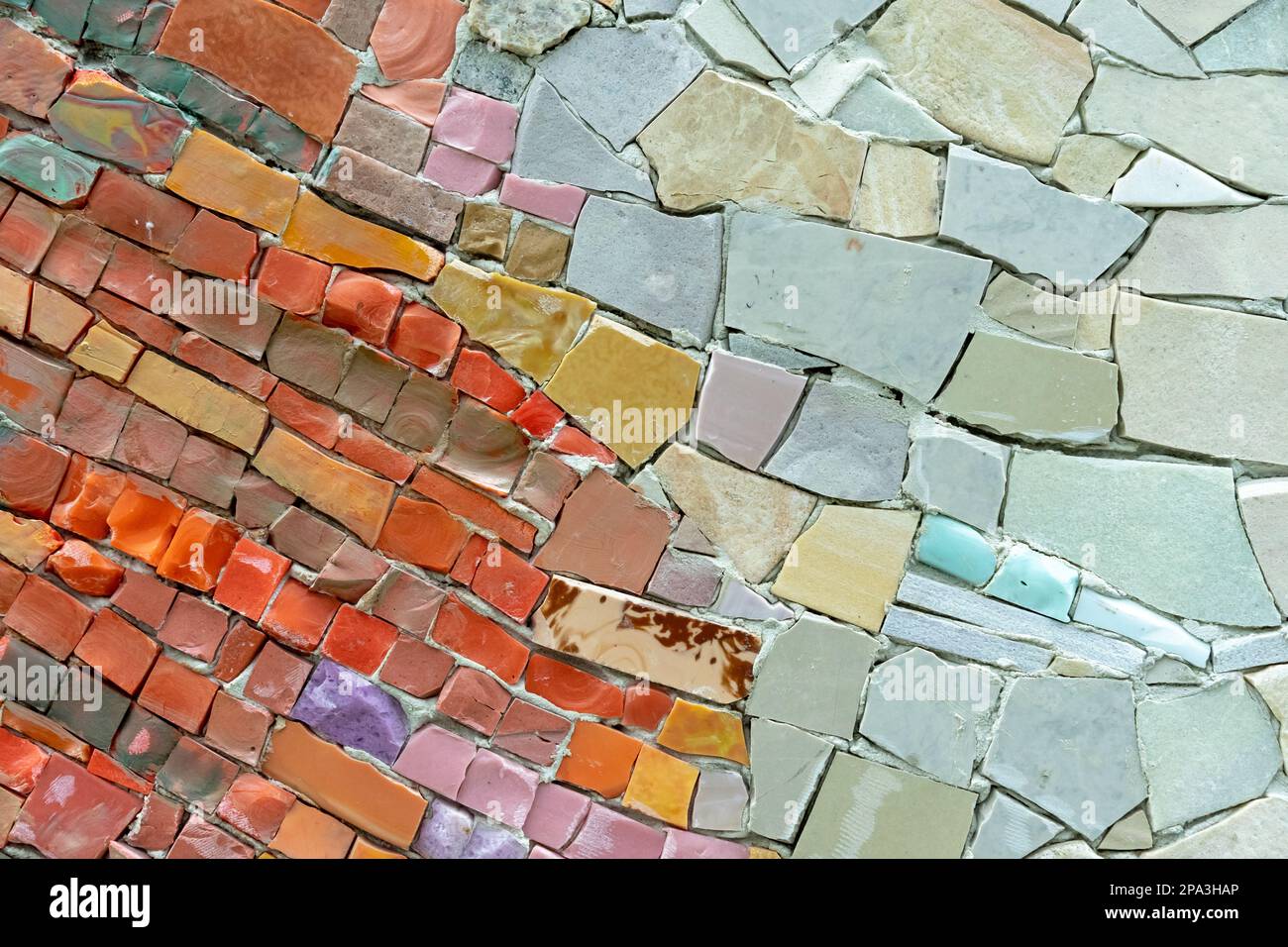 Détail d'une mosaïque colorée avec motif abstrait. Mosaïque vénitienne. Mosaïque de mosaïque d'arrière-plan et de texture. Banque D'Images