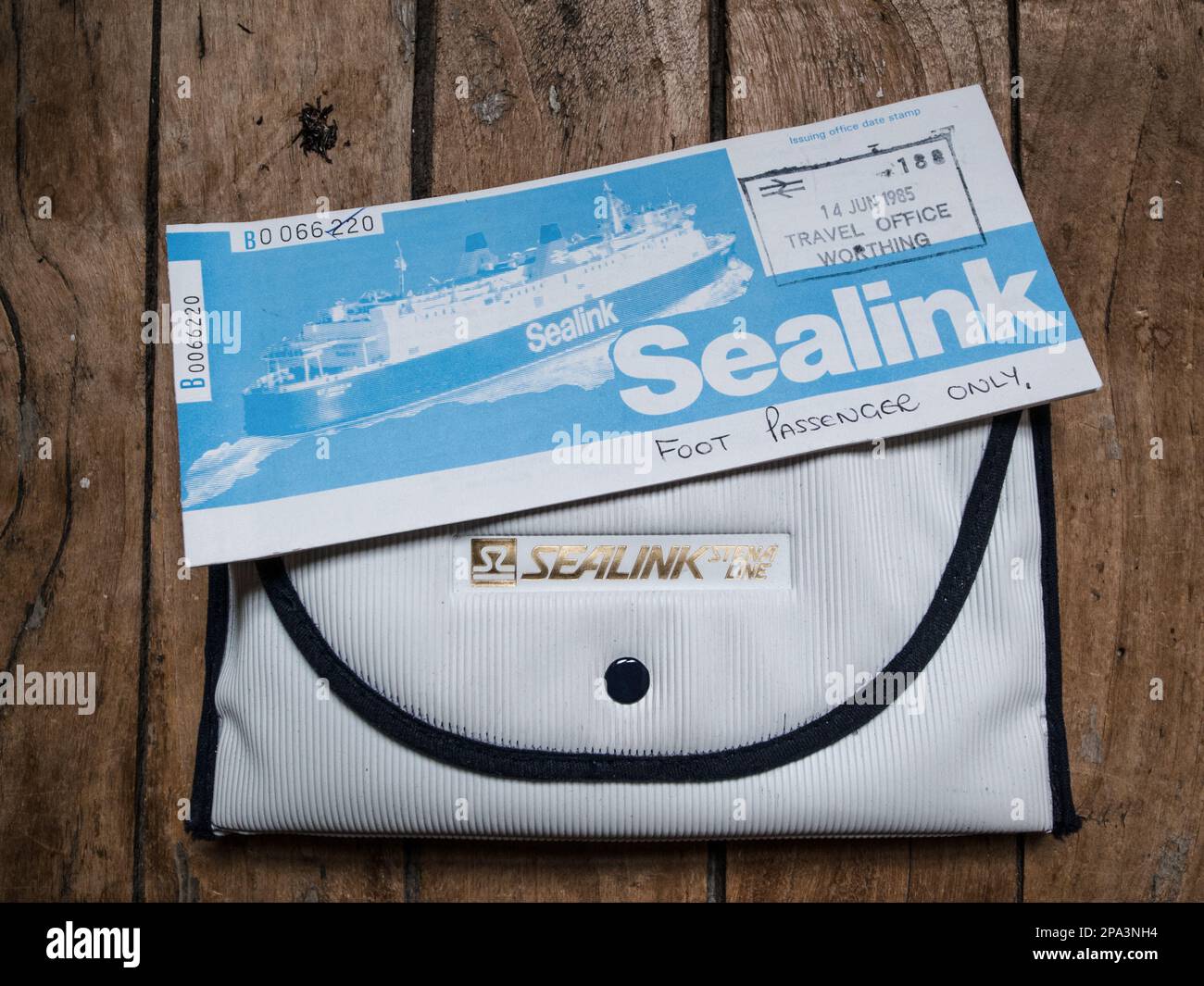 SEALINK FERRY - BILLET PASSAGER À PIED - ENGLISH VINTAGE - TRANSPORT EN FERRY - BILLET PAPIER © F.BEAUMONT Banque D'Images