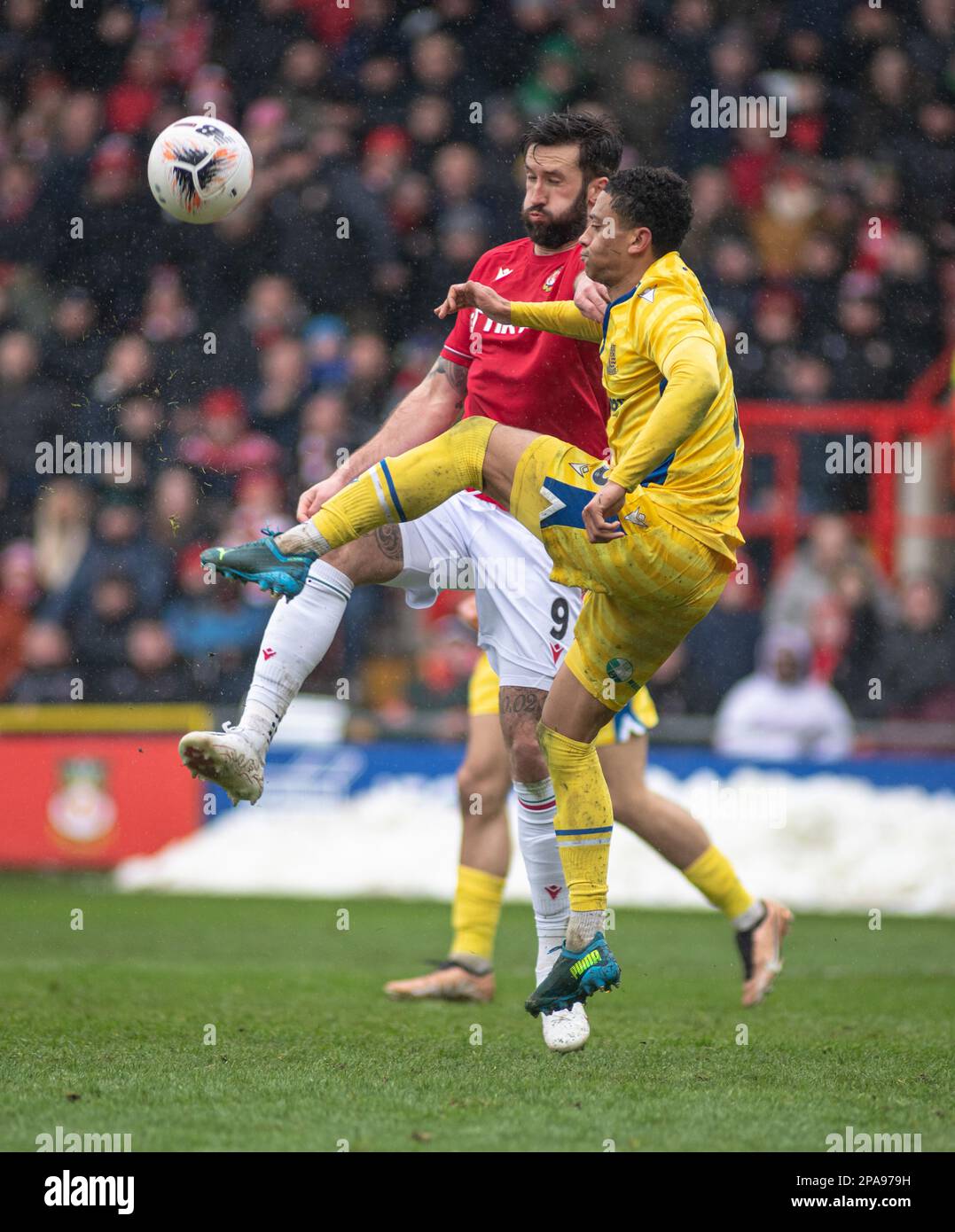 Wrexham, Wrexham County Borough, pays de Galles. 11th mars 2023. Shaun Hobson de Southend libère le ballon, pendant le Wrexham Association football Club V Southend United football Club au champ de courses, dans la Vanarama National League. (Image de crédit : ©Cody Froggatt/Alamy Live News) Banque D'Images