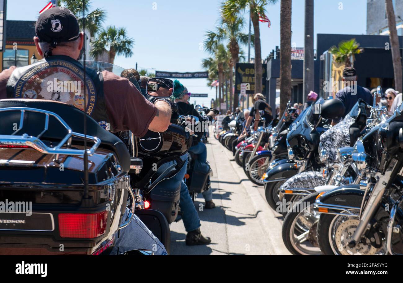 Daytona Beach, Floride, États-Unis. 11th mars 2023. Samedi 2023 mars, Daytona Beach, FL: Les motocyclistes de toute l'Amérique convergent sur Daytona Beach pour le festival annuel de la Daytona Bike week. Le festival de rue de 10 jours comprend des concerts, des fêtes et des courses, et est l'un des plus grands rassemblements de motocyclistes et de passionnés aux États-Unis. (Credit image: © Dominic Gwinn/ZUMA Press Wire) USAGE ÉDITORIAL SEULEMENT! Non destiné À un usage commercial ! Banque D'Images