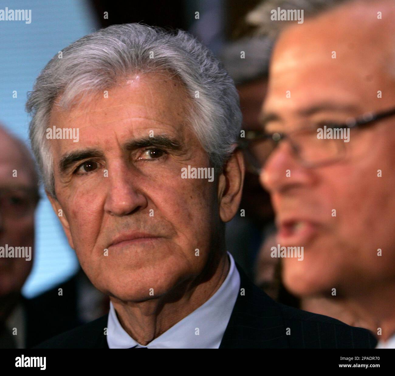 Senate Majority Leader Joseph Bruno, R-Brunswick, left, looks on as Sen. Dean Skelos, R-Nassau, speaks during a news conference in Albany, N.Y., Wednesday, Feb. 27, 2008. They discussed the Republican's loss in a special election held Tuesday. (AP Photo/Mike Groll) Banque D'Images