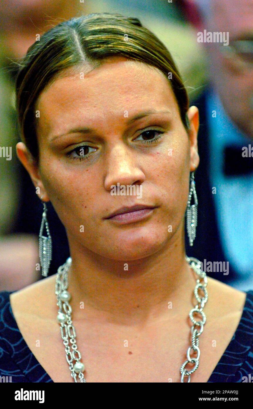 Hungarian Olympic, world and European champion swimmer Agnes Kovacs attends a session of the disciplinary committee of the Hungarian Swimming Federation that tries her alleged doping case in Budapest, Hungary, Thursday, Nov. 15, 2007. Kovacs was finally cleared of drug abuse she was charged with after she gave less than the prescribed amount of sample at a surprise dope test last week. (AP Photo/MTI, Tamas Kovacs) Banque D'Images