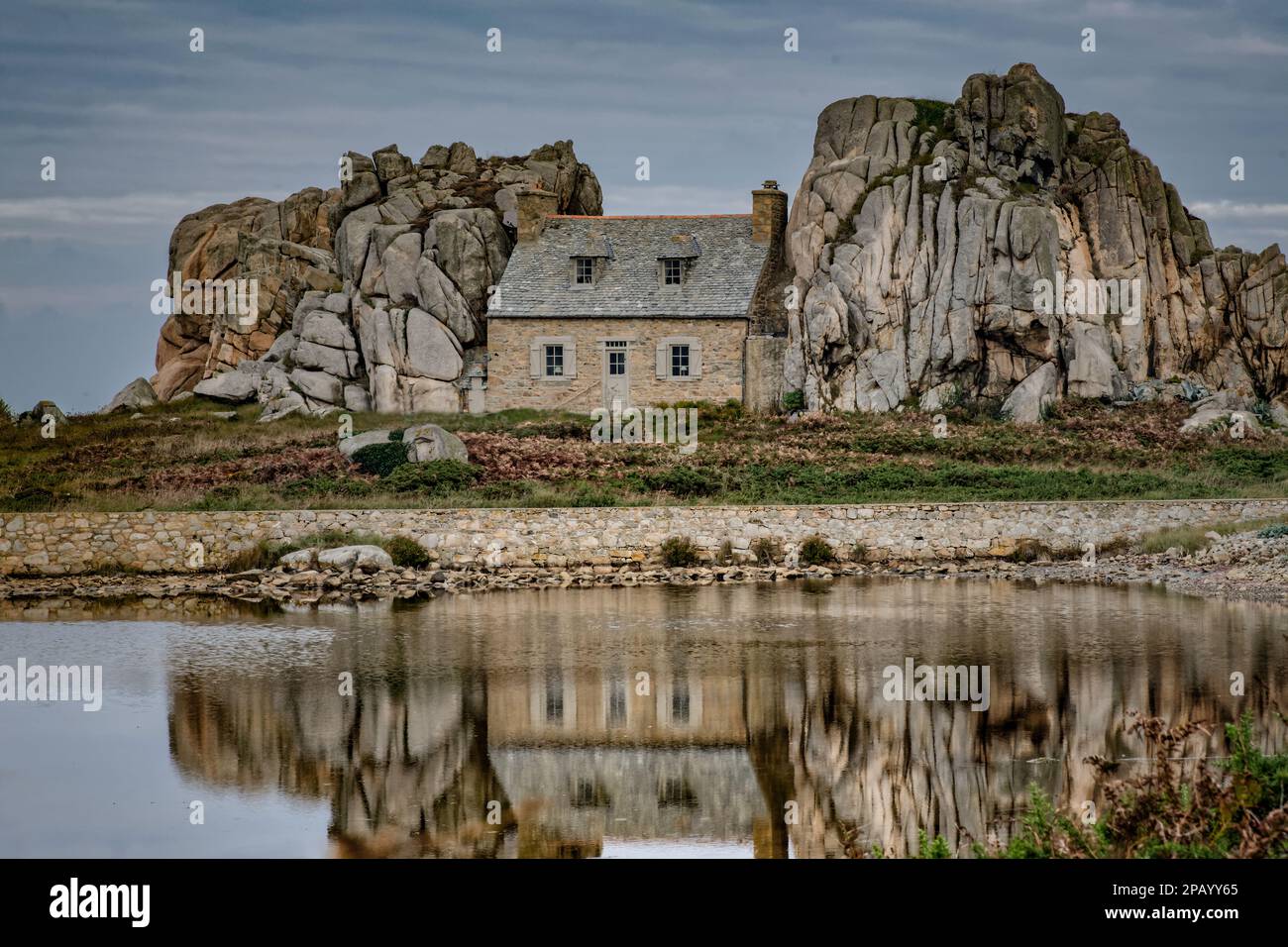 Maison de douane dans les rochers Banque D'Images