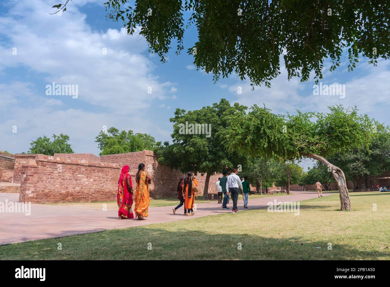 Jodhpur, Rajasthan, Inde - 19 octobre 2019 : des femmes du Rajasthan visitent le fort de Mehrangarh. Zenana deodi ou la cour des femmes. Banque D'Images