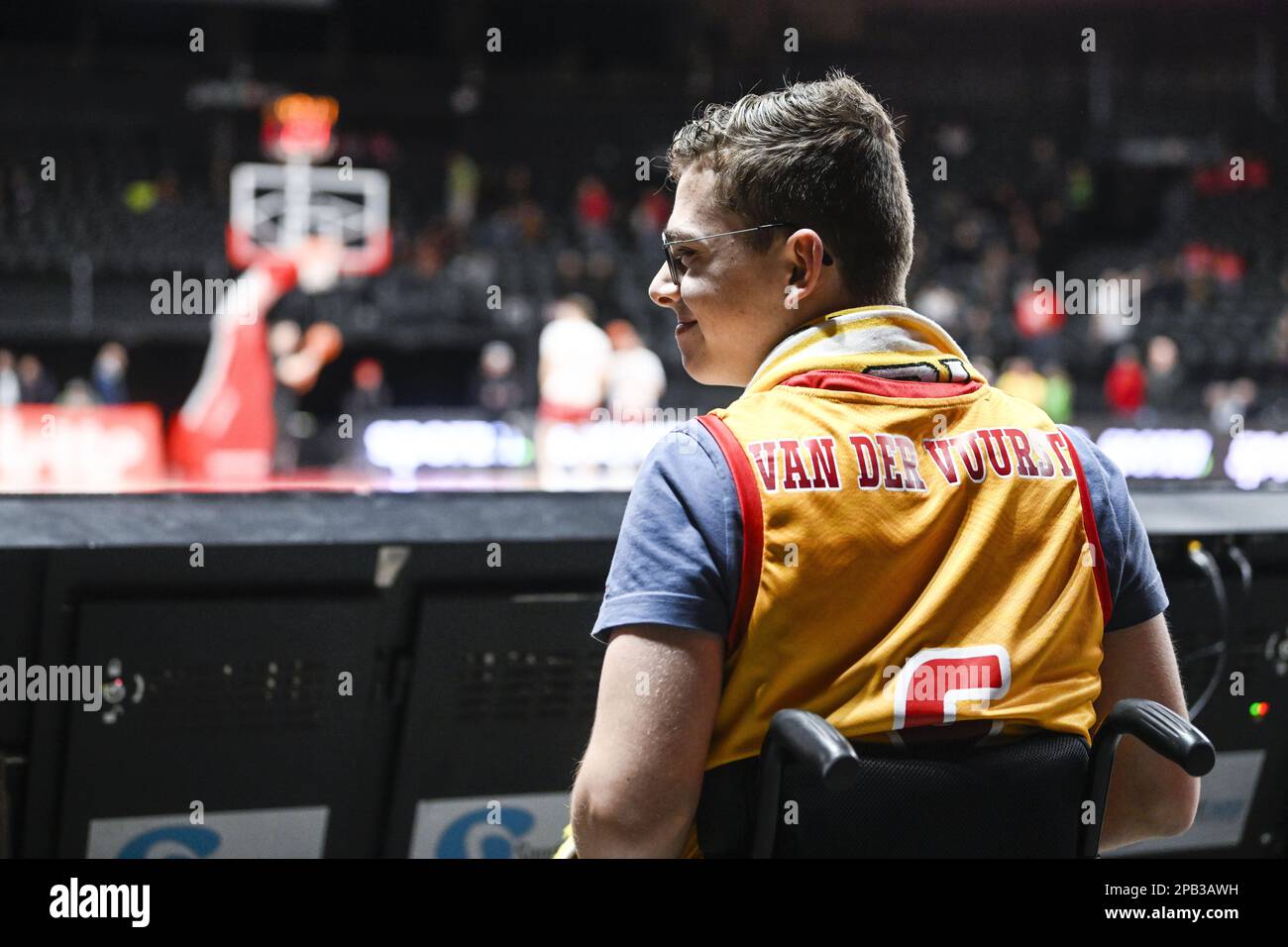 Le supporter d'Ostende photographié avant un match de basket-ball entre Anvers Giants et ostende, dimanche 12 mars 2023 à Bruxelles, la finale de la coupe de basket-ball belge pour hommes. BELGA PHOTO TOM GOYVAERTS Banque D'Images