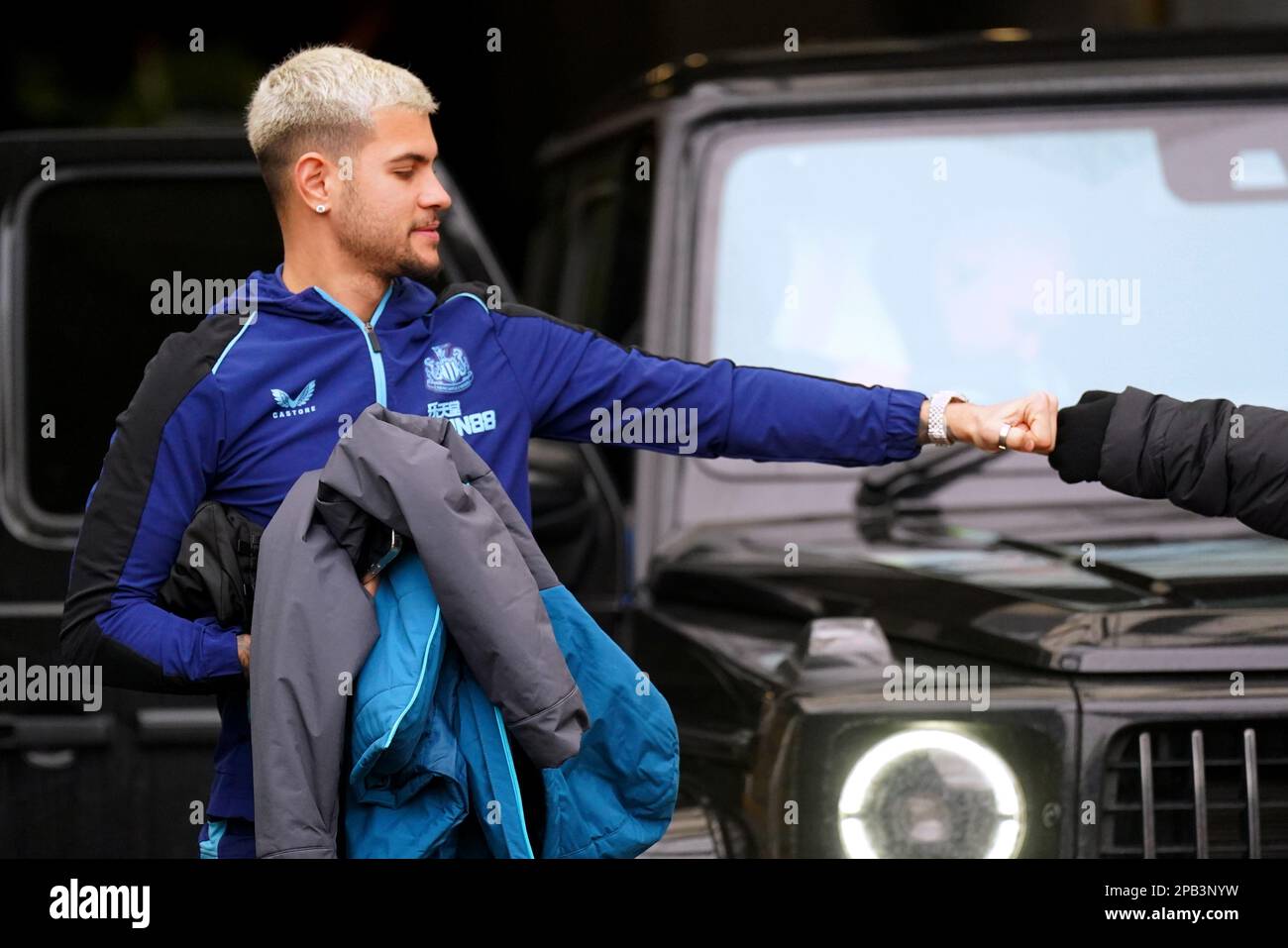 Bruno Guimaraes, de Newcastle United, arrive au stade en amont du match de la Premier League à St. Parc James, Newcastle. Date de la photo: Dimanche 12 mars 2023. Banque D'Images