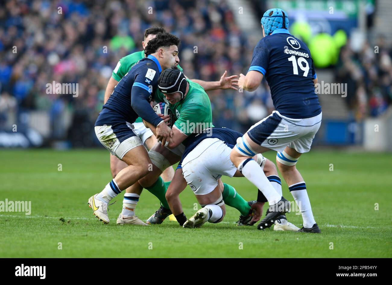 Édimbourg, Royaume-Uni. 12th mars 2023. James Ryan, d'Irlande, affronté par Sione Tuipulotu, d'Écosse, lors du match Guinness 6 Nations au stade Murrayfield, à Édimbourg. Crédit photo à lire: Neil Hanna/Sportimage crédit: Sportimage/Alamy Live News Banque D'Images