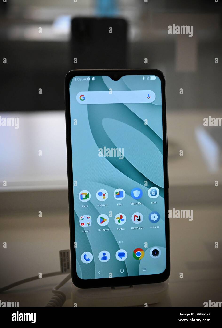 Barcelone, Espagne – 24 février 2023 : TCL présente le téléphone mobile TCL 40 X. Banque D'Images