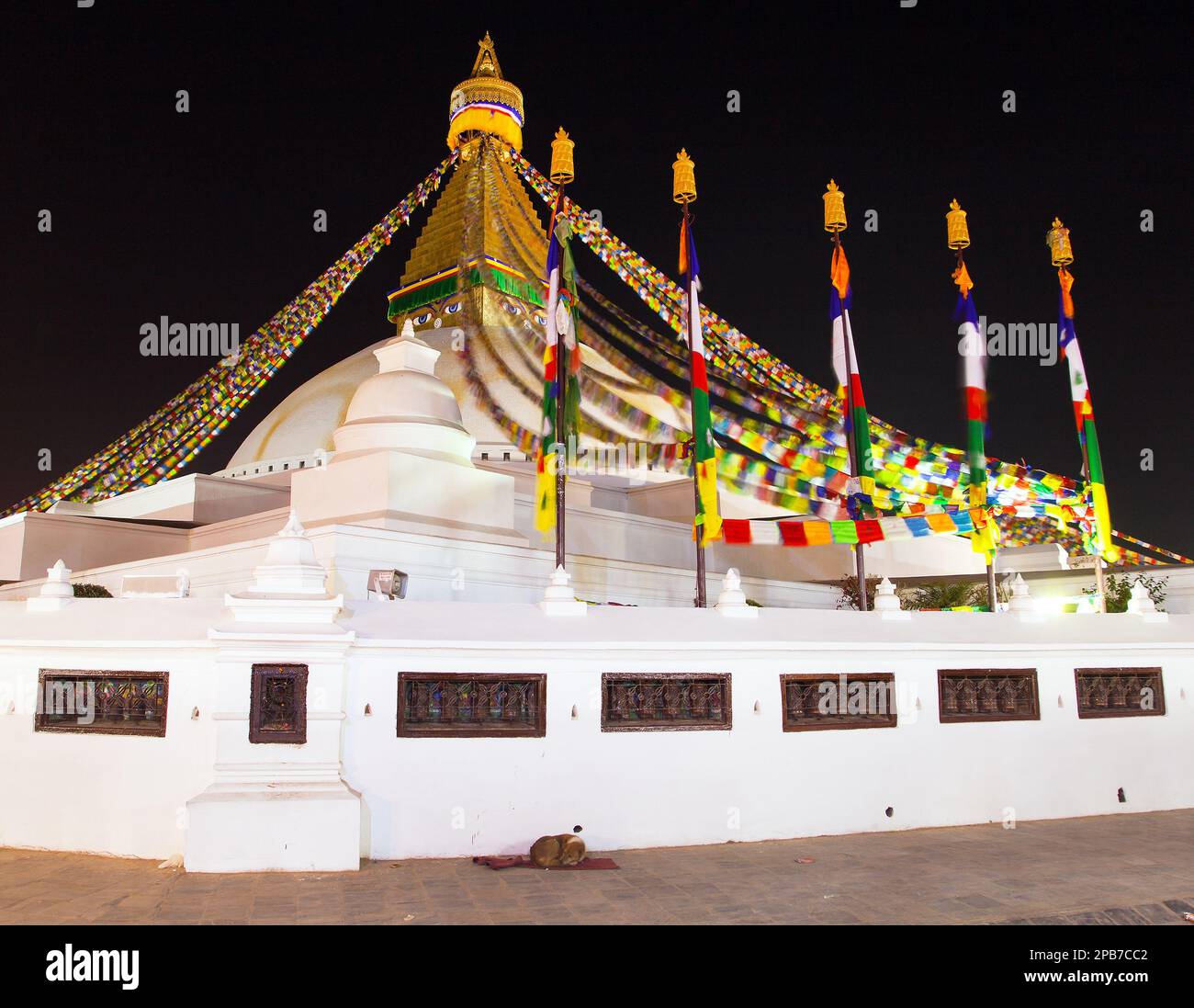 Vue nocturne ou nocturne de Boudha ou de Bodhnath stupa à Katmandou, Népal, Bodhnath stupa est la plus grande stupa dans la ville de Katmandou Banque D'Images