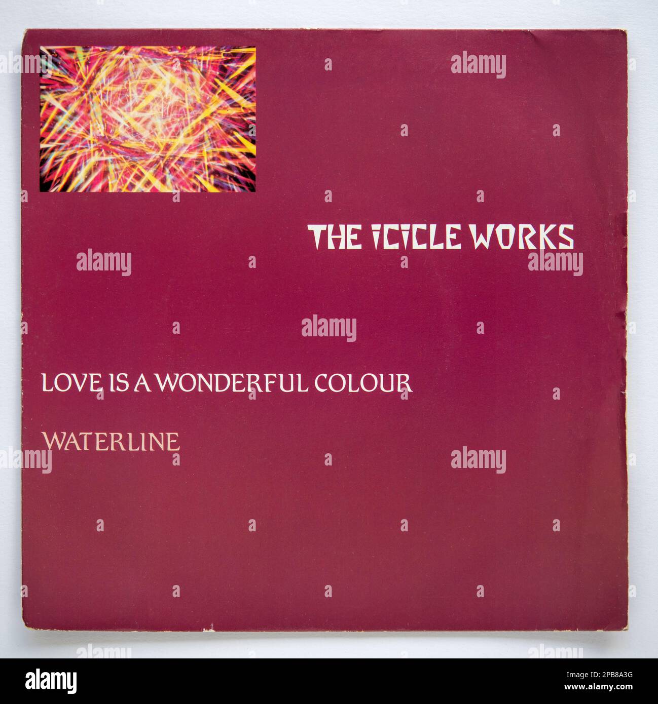 Couverture de l'image de la version simple de sept pouces de l'Amour est une merveilleuse couleur par l'Icicle Works, qui a été publié en 1983 Banque D'Images