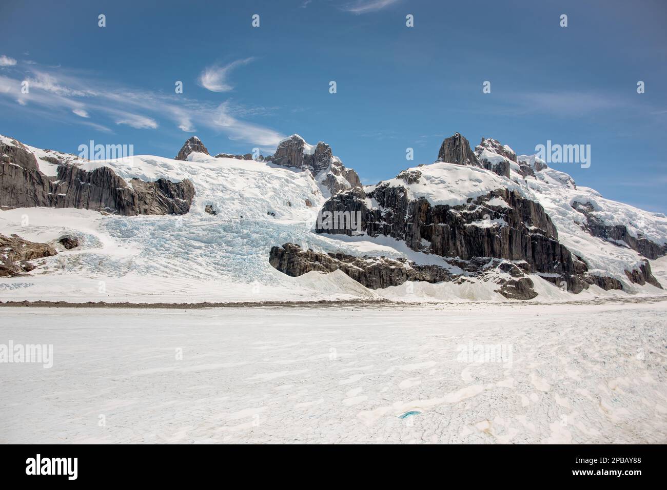 Flèches, glaciers et champs de glace du Parque Nacionale Laguna San Raphael Laguna San Rafael, Réserve mondiale de la biosphère de l'UNESCO Banque D'Images