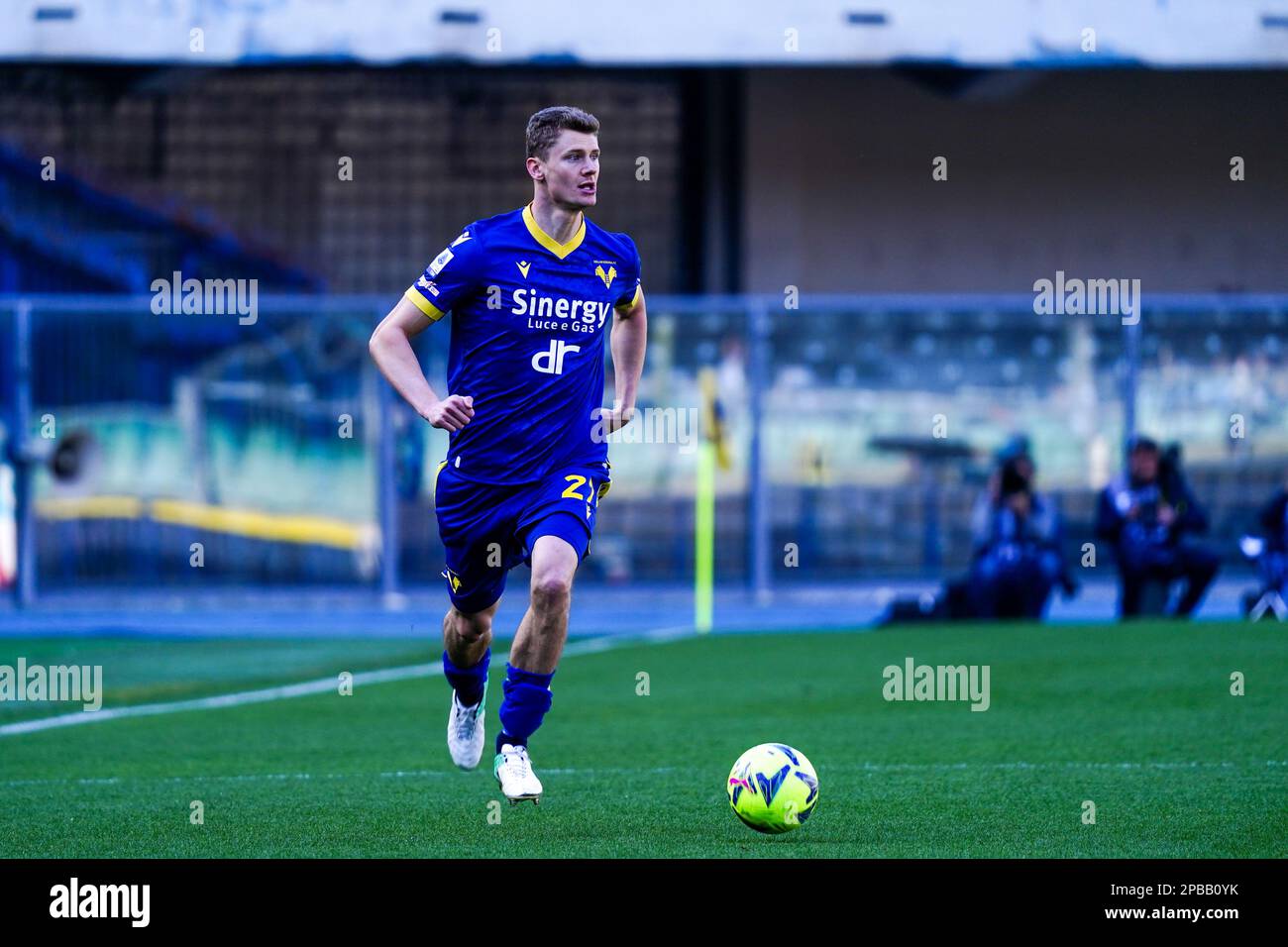 Vérone, Italie , 12 mars 2023, Pawel Dawidowicz (Hellas Verona FC) pendant le championnat italien Serie Un match de football entre Hellas Verona et AC Monza sur 12 mars 2023 au Stadio Marcantonio Bentegodi à Vérone, Italie - photo Luca Rossini / E-Mage Banque D'Images