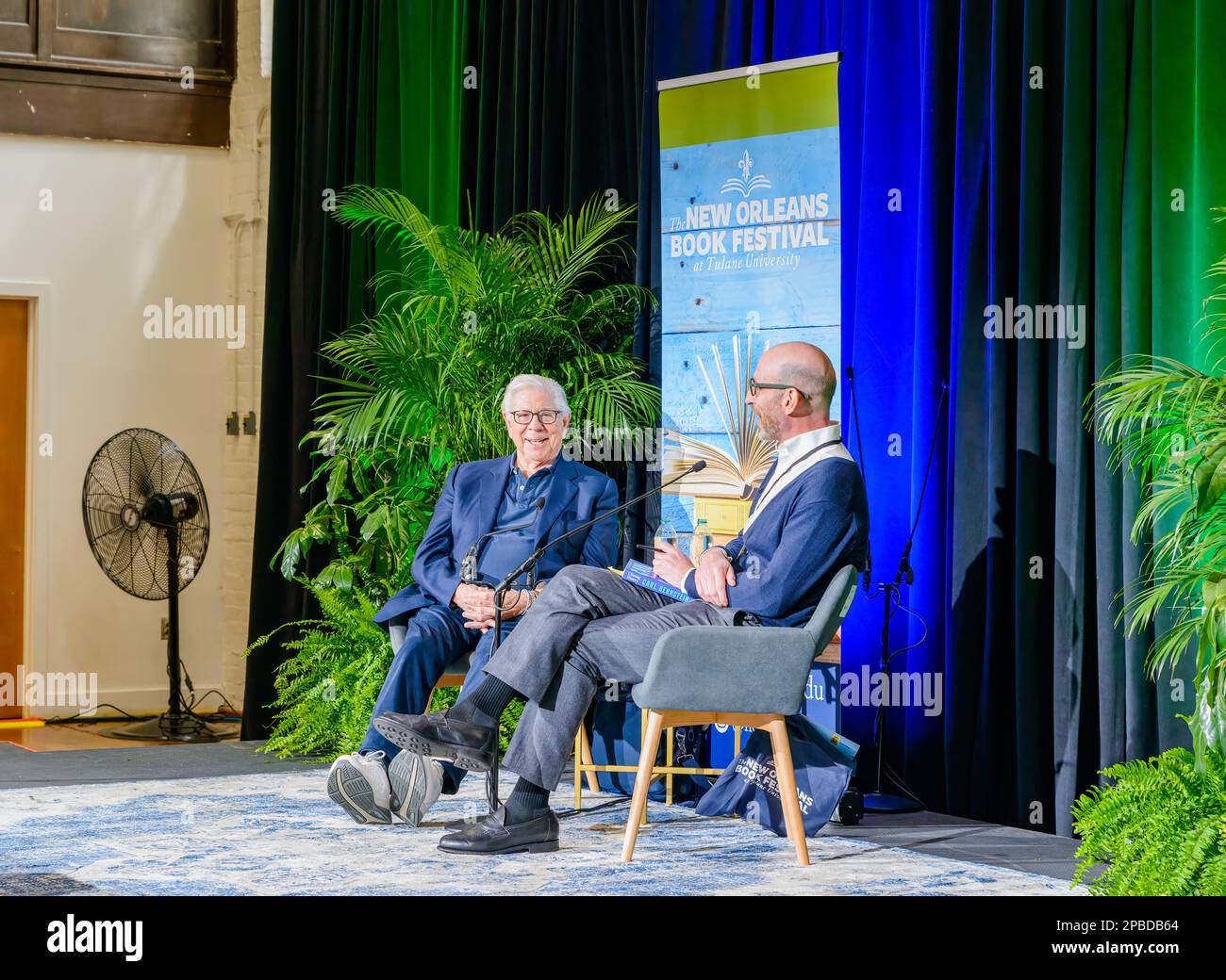 La Nouvelle-Orléans, LA, États-Unis - 11 mars 2023: Carl Bernstein interviewé par David Shipley au Festival du livre de la Nouvelle-Orléans à l'Université Tulane Banque D'Images