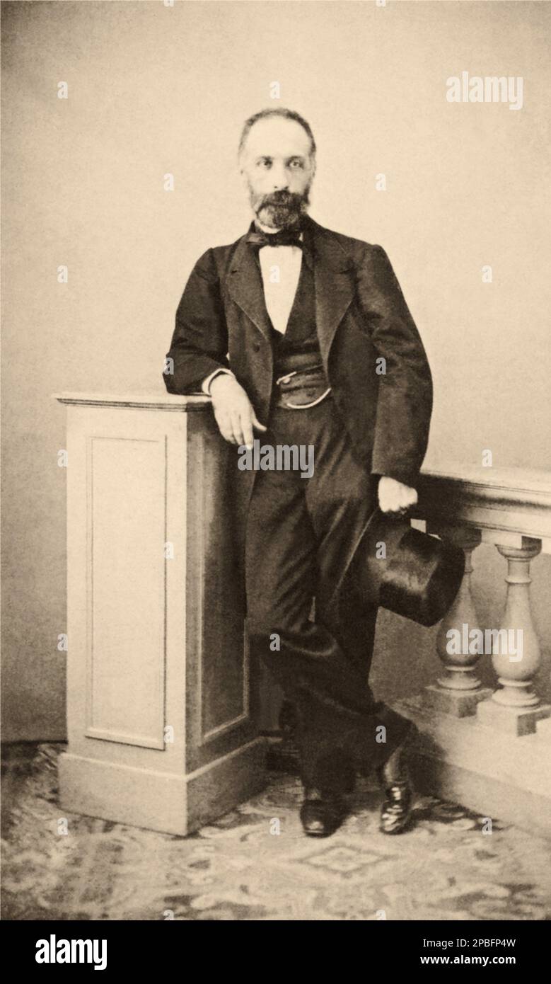 1860 ca : le politicien italien FRANCESCO CRISPI ( Ribera , Sicile , 4 octobre 1819 – Naples , 12 août 1901 ) était un politicien italien de 19th ans. Il a joué un rôle déterminant dans la formation du pays-uni et a été Premier ministre de 1887 à 1891 et de 1893 à 1896 - POLITI - POLITICA - POLITIC - UNITA' d'Italia - Risorgimento - foto storiche - foto storica - portrait - ritrato - bachili - moustache - Cravate - Cravatta - noeud papillon - papillon --- Archivio GBB Banque D'Images