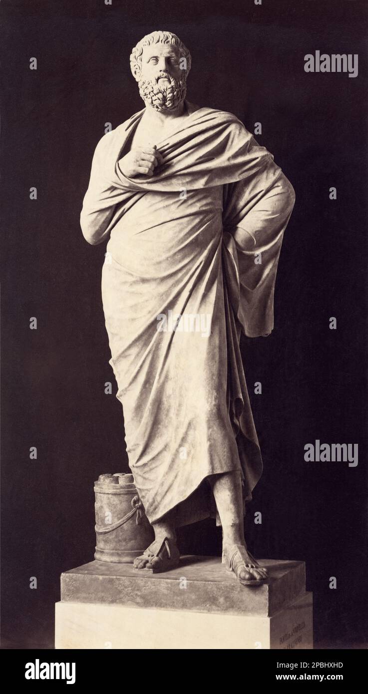 SOPHOCLES (vers 496 av. J.-C. - 406 av. J.-C.) , statue de portrait au Musei Capitolini , Roma , Italie . Sophocles était le deuxième des trois anciens tragédies grecques dont l'œuvre a survécu jusqu'à nos jours. Ses premières pièces ont été écrites plus tard que celles d'Aeschylus, et plus tôt que celles d'Euripides. Selon la Suda, une encyclopédie du 10th siècle, Sophocles a écrit 120 pièces ou plus au cours de sa vie[1], mais seulement sept ont survécu sous une forme complète, à savoir Ajax, Antigone, femmes Trachiniennes, Oedipus le Roi, Electra, Philoctetes et Oedipus à Colonus. Pendant près de 50 ans, Sophocle a été Banque D'Images