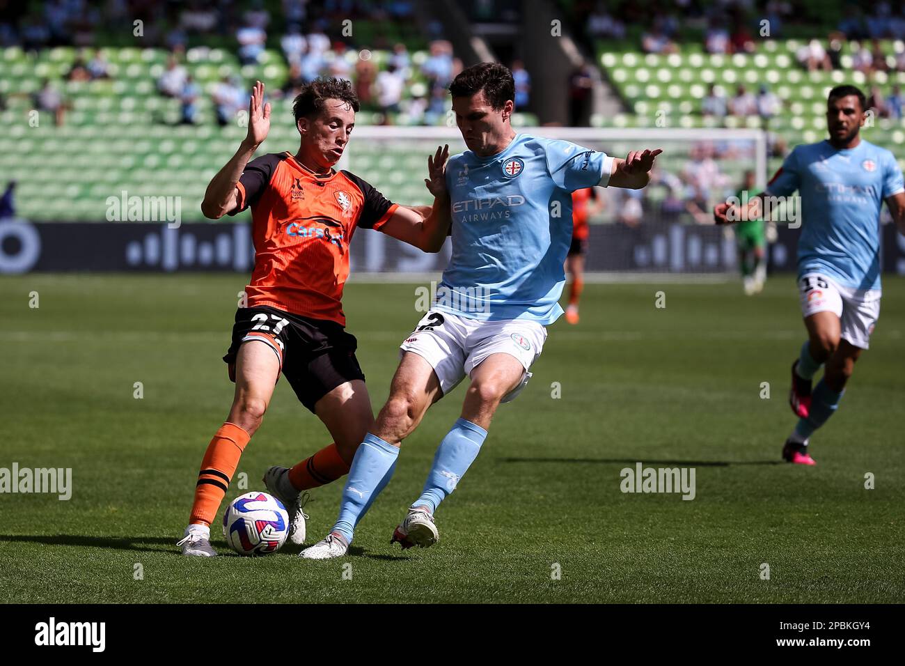 Melbourne, Australie, 12 mars 2023. Kai Trewin de Brisbane contrôle le ballon lors du match De football masculin A-League entre Melbourne City et Brisbane Roar à l'AAMI Park on 12 mars 2022 à Melbourne, en Australie. Crédit : Dave Helison/Alamy Live News Banque D'Images