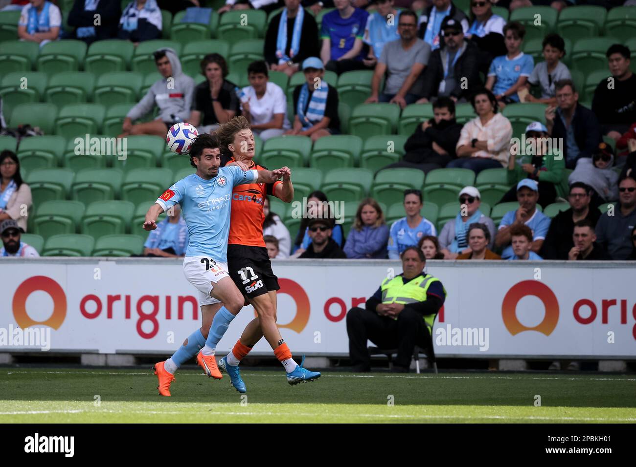 Melbourne, Australie, 12 mars 2023. Callum Talbot du Melbourne City FC dirige le ballon lors du match De football masculin A-League entre Melbourne City et Brisbane Roar à l'AAMI Park on 12 mars 2022 à Melbourne, en Australie. Crédit : Dave Helison/Alamy Live News Banque D'Images
