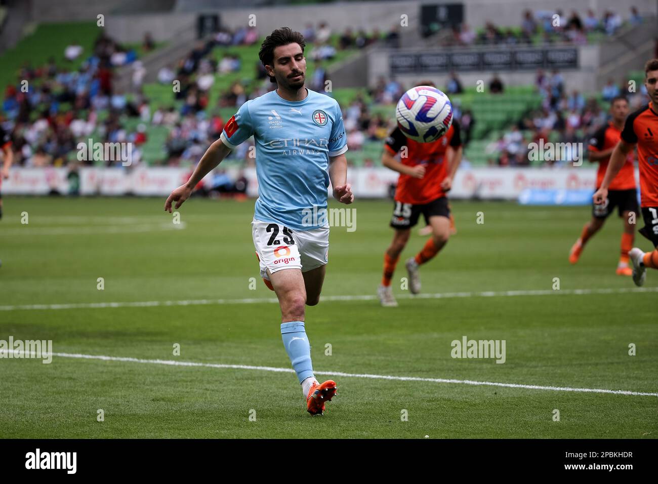 Melbourne, Australie, 12 mars 2023. Callum Talbot du Melbourne City FC contrôle le ballon lors du match De football masculin A-League entre Melbourne City et Brisbane Roar à l'AAMI Park on 12 mars 2022 à Melbourne, en Australie. Crédit : Dave Helison/Alamy Live News Banque D'Images