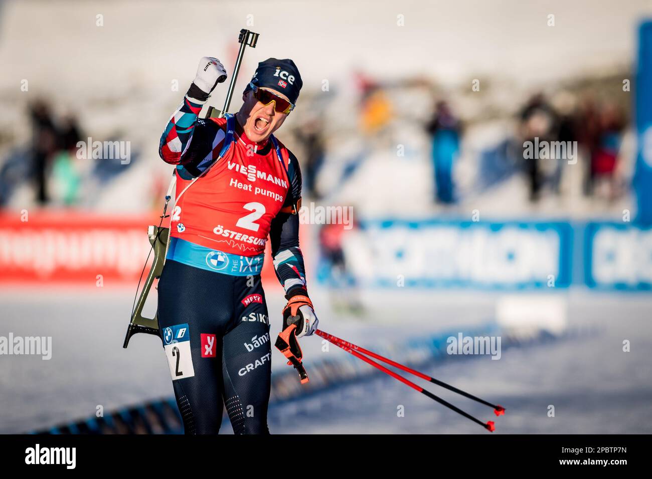 Le biathlète Vetle Sjaastad Christiansen, de Norvège, en action pendant la course de départ de masse de 15 km de la coupe du monde de l'IBU à Oestersund, Ostersund, Suède, Mar Banque D'Images