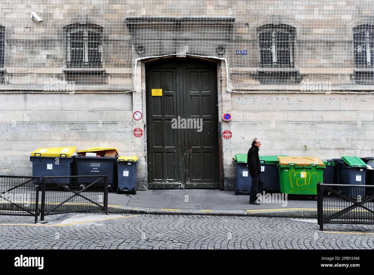 2023 collecte des ordures en grève à Paris, France Banque D'Images