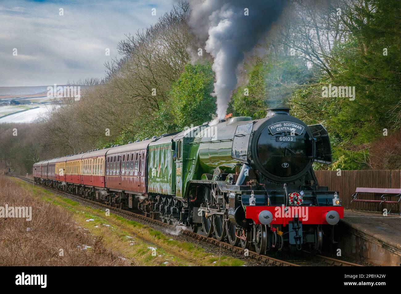 La locomotive à vapeur Flying Scotsman dans son année centenaire vole sur le chemin de fer East lancashire. Banque D'Images