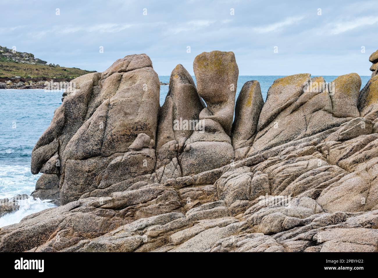 Un rocher ressemblant à un visage humain grotesque sur l'île de Bryher, dans les îles de Scilly, en Cornouailles, au Royaume-Uni Banque D'Images