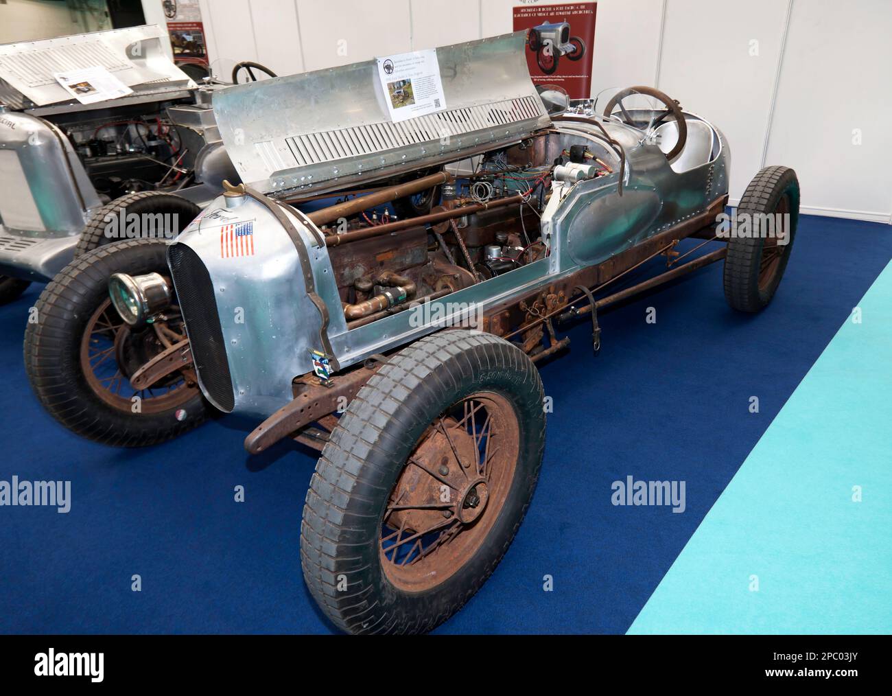 Vue des trois quarts avant d'une Ford modèle A à deux moteurs 1930 exposée au London Classic Care Show 2023 Banque D'Images