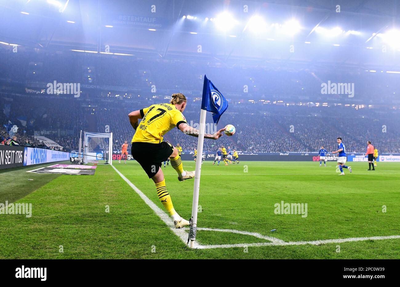Bundesliga, Veltins Arena, FC Schalke 04 contre Borussia Dortmund ; Marius Wolf (BVB) Banque D'Images