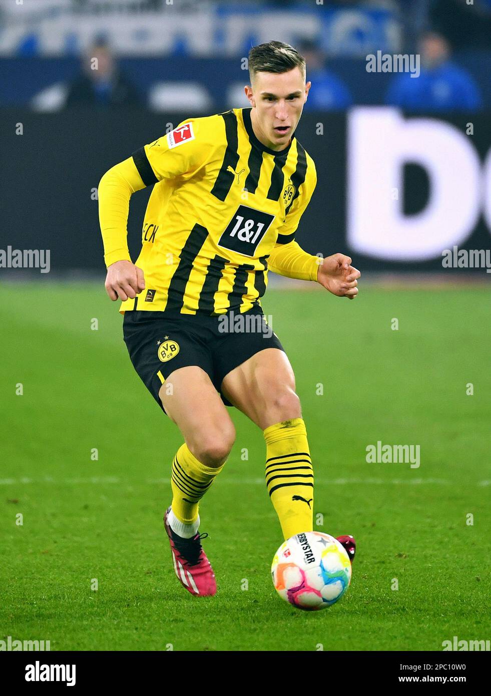 Bundesliga, Veltins Arena, FC Schalke 04 contre Borussia Dortmund ; Nico Schlotterbeck (BVB) Banque D'Images