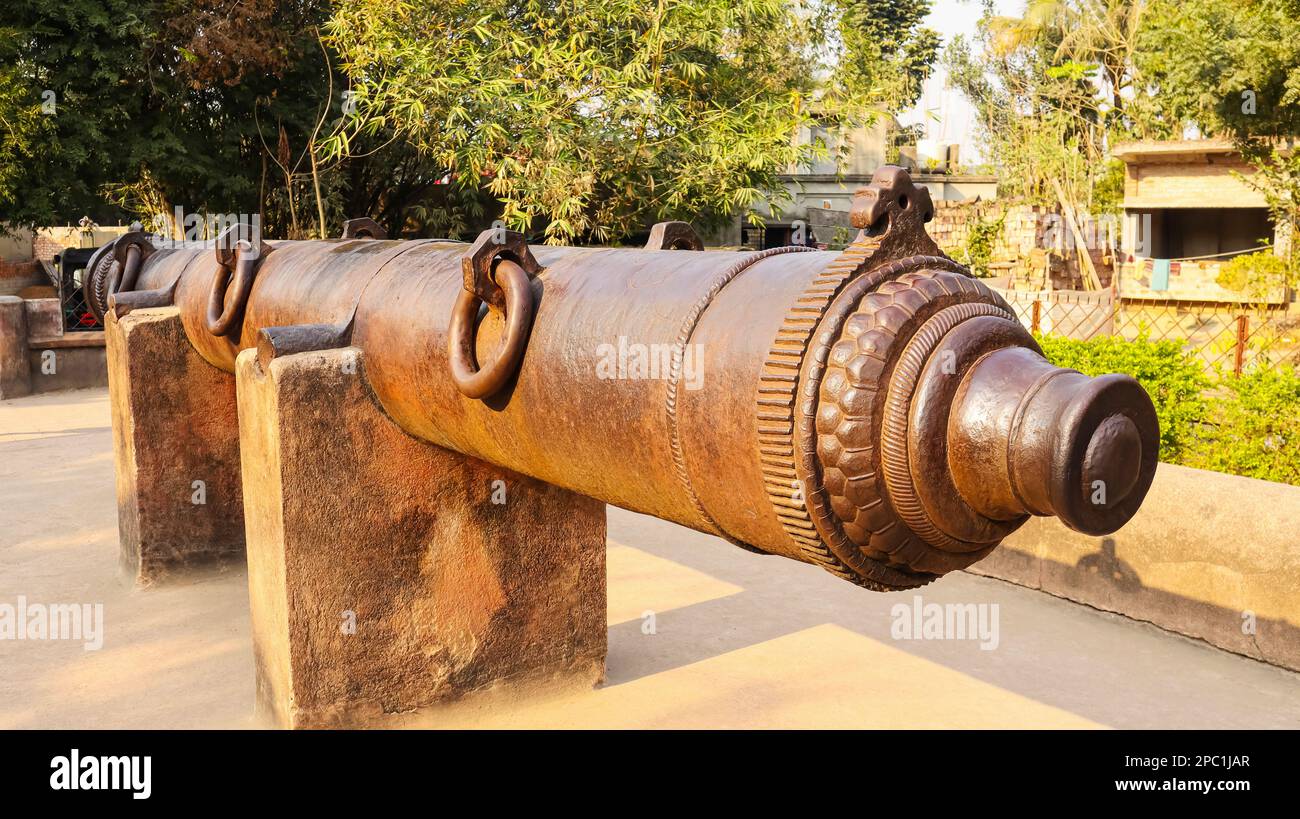 Jahan Kosha Cannon, il a été fabriqué dans le règne de Shah Jahan en 1637 par Janardan Blacksmith, Murshidabad, Bengale-Occidental, Inde. Banque D'Images