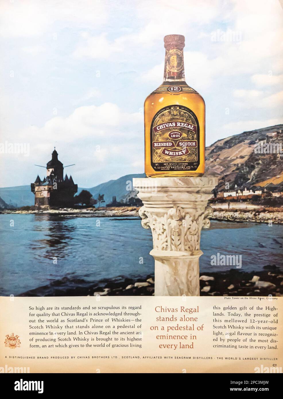 Publicité chuchotement Chivas Regal dans le magazine Life 15 juin 1964 Banque D'Images