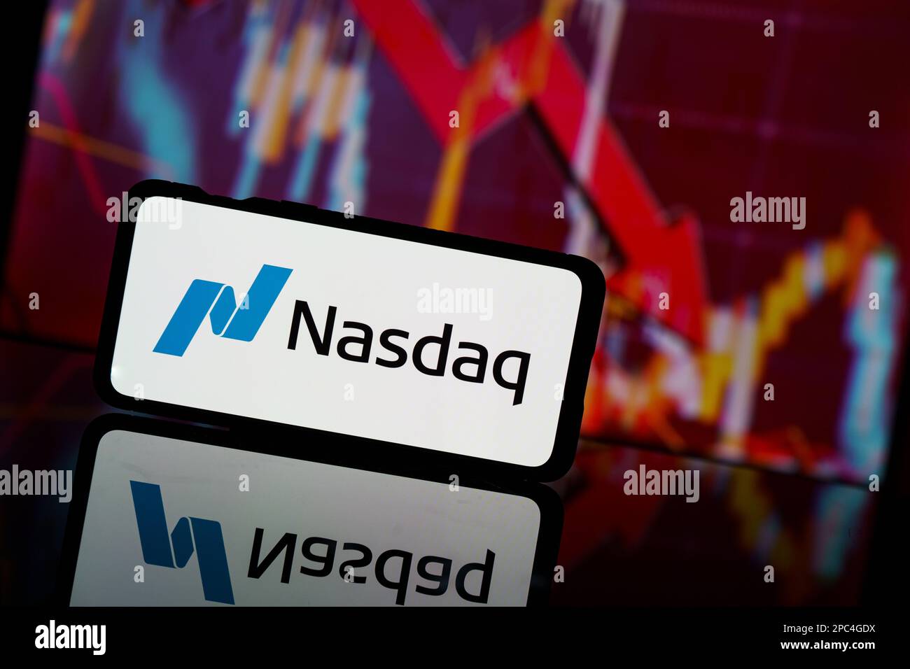 Paris, France - 2023 13 mars: Bourse NASDAQ. Crise financière et échec du NASDAQ. L'économie s'écroule Banque D'Images