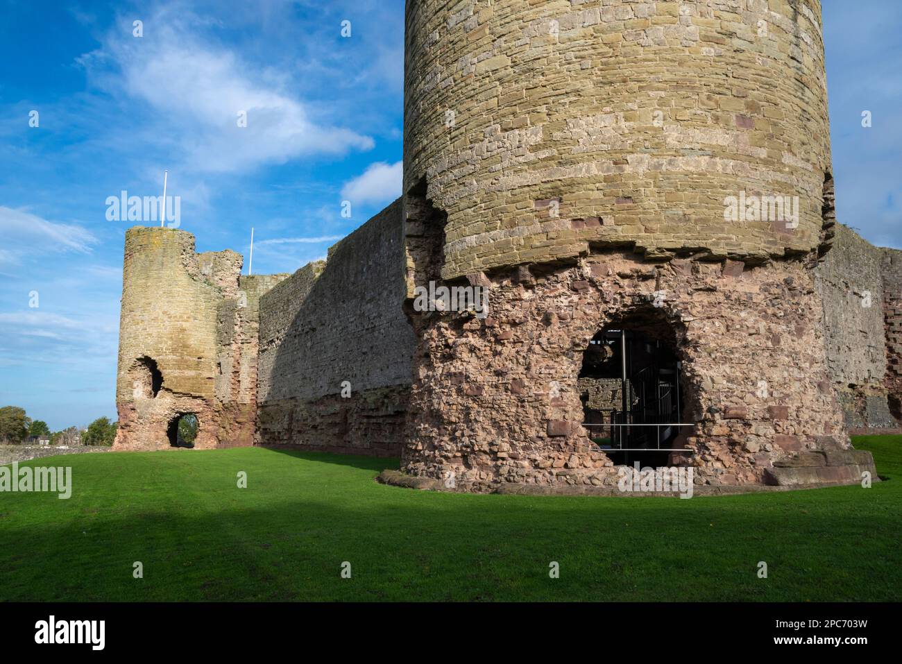 La Tour Sud au château de Rhuddlan, Denbighshire, au nord du pays de Galles. Banque D'Images