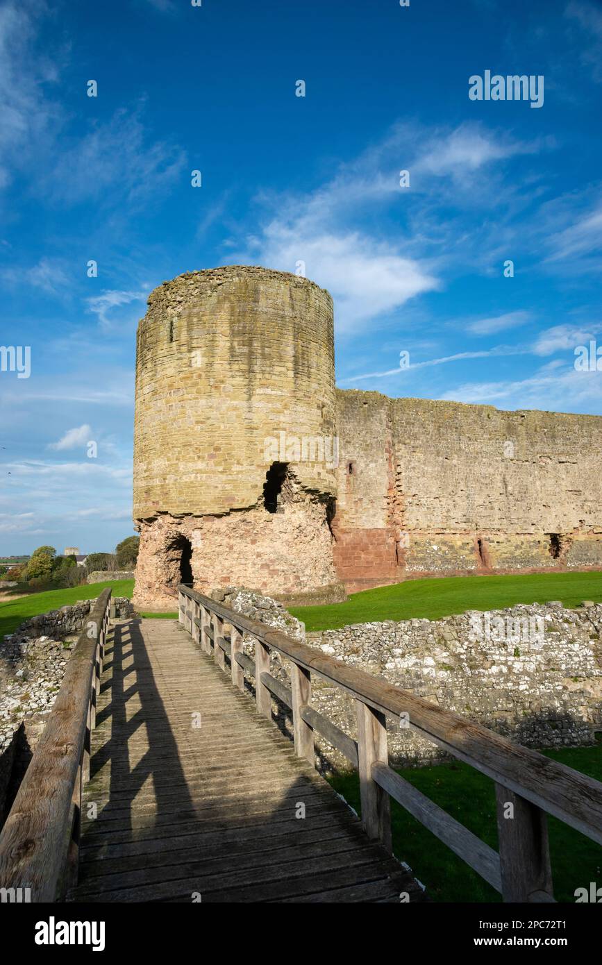 La Tour Sud au château de Rhuddlan, Denbighshire, au nord du pays de Galles. Banque D'Images