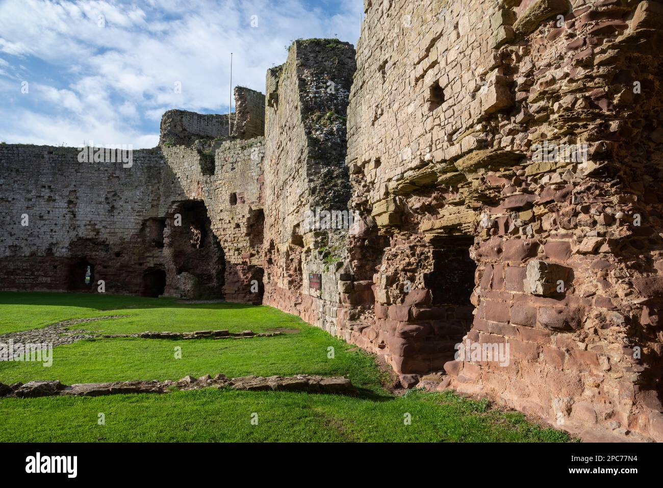 Porte intérieure et ouest du château de Rhuddlan, Denbighshire, pays de Galles du Nord. Banque D'Images