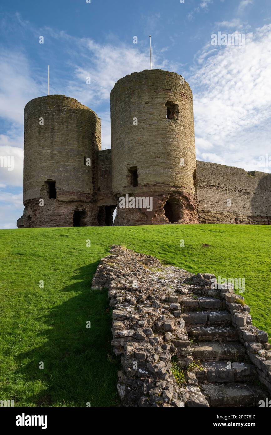 West Gatehouse Château de Rhuddlan, Denbighshire, pays de Galles du Nord. Banque D'Images