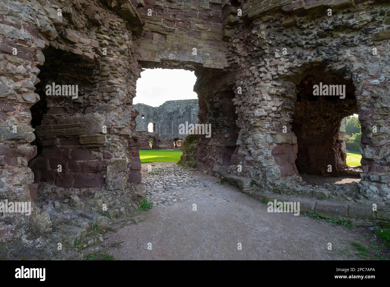 Château de Rhuddlan, Denbighshire, pays de Galles du Nord. Banque D'Images