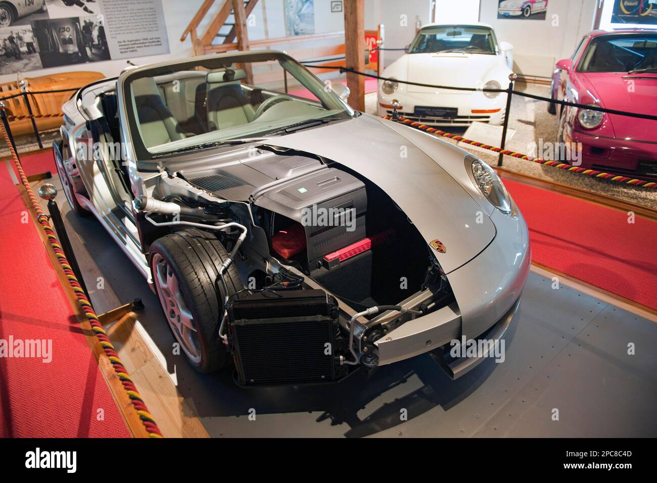 Modèle en coupe de Porsche 911 997 4s cabriolet, Europe, Porsche Automuseum Pfeifhofer, Gmünd, Carinthie, Autriche, Europe Banque D'Images