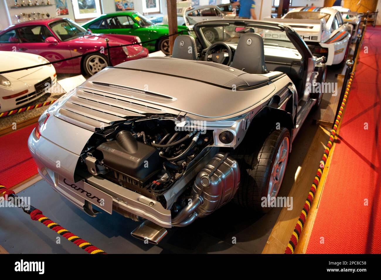 Modèle en coupe de Porsche 911 997 4s cabriolet, Europe, Porsche Automuseum Pfeifhofer, Gmünd, Carinthie, Autriche, Europe Banque D'Images