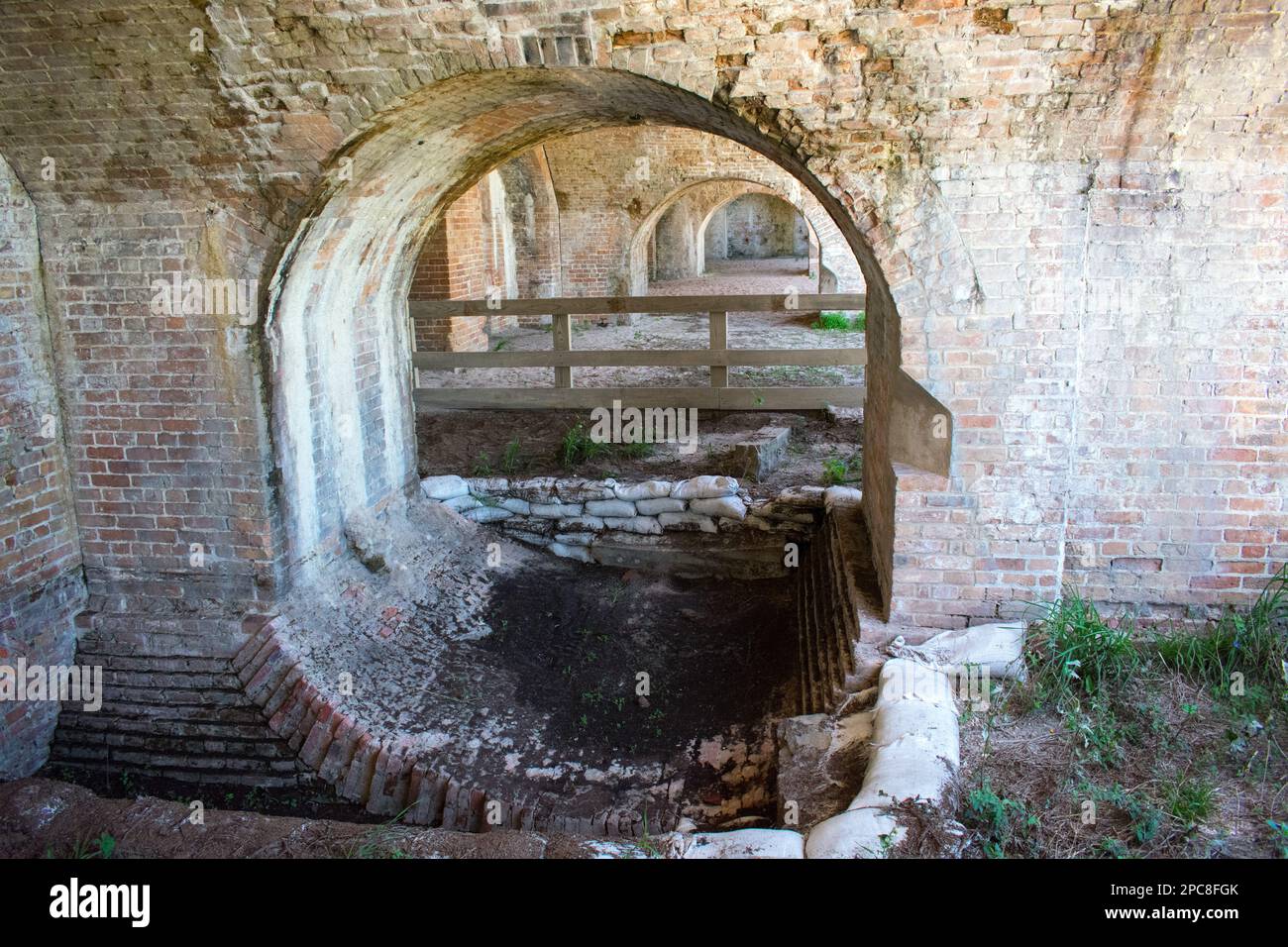 Structure de soutien de l'arche inversée à fort Pickens, Pensacola Beach, FL Banque D'Images