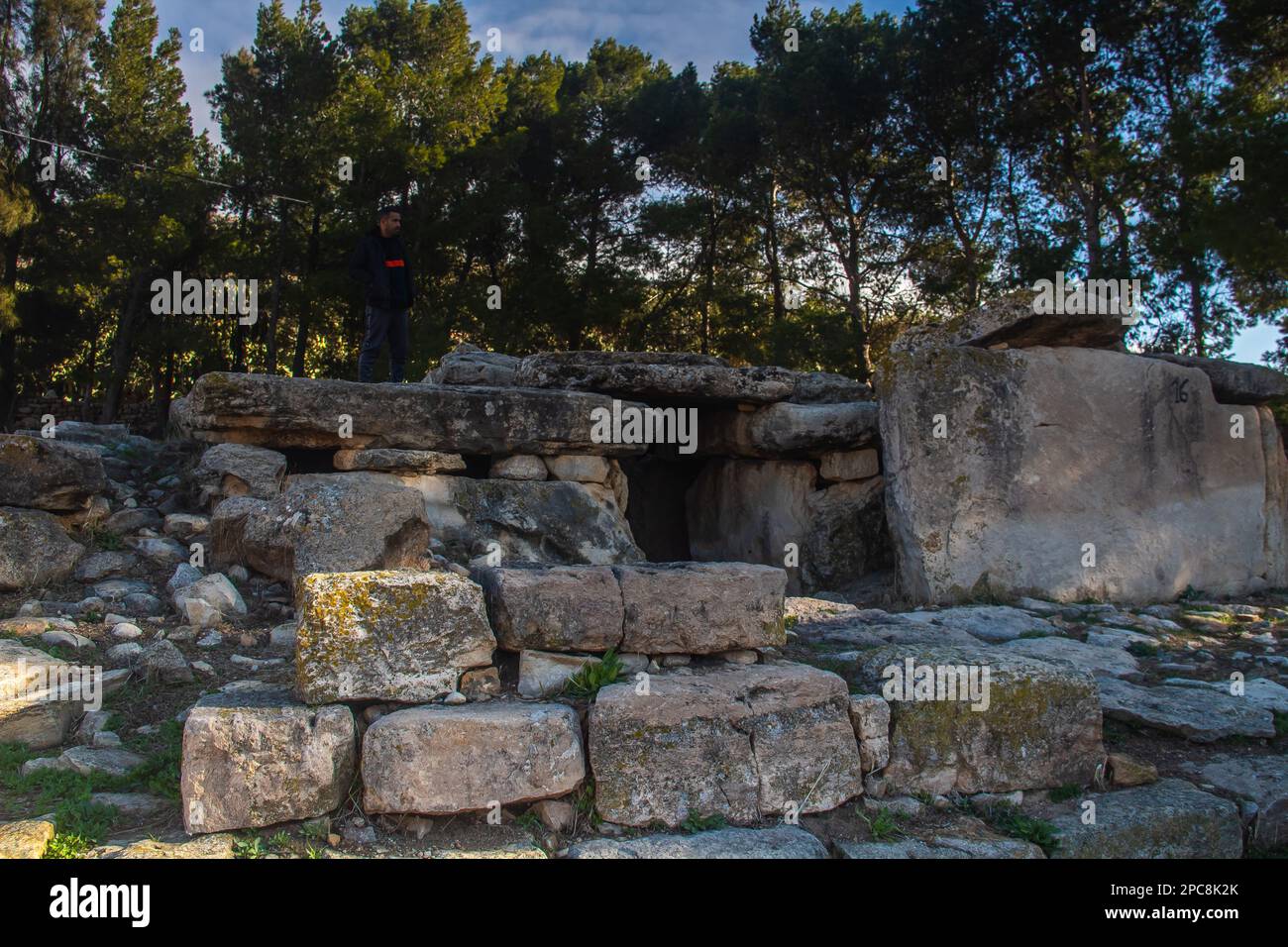 Dolmens dans l'ouest de la Tunisie. Les Mégalthes d'Ellès, Kef, Tunisie, exploration des mégalithes antiques Banque D'Images