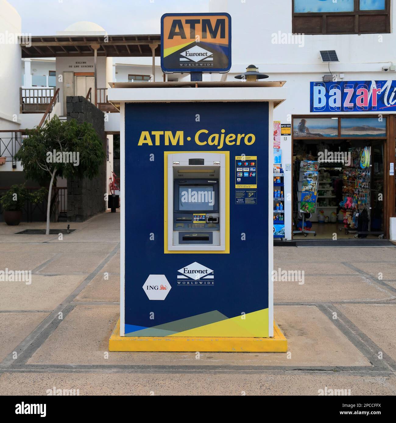 Distributeur automatique de billets, Lanzarote, îles Canaries, Espagne  Photo Stock - Alamy